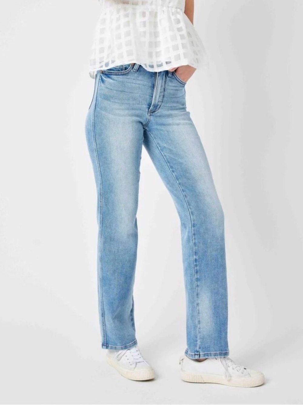 Judy Blue Light Wash Straight Leg Jeans